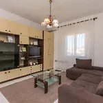 Mactra شقة بيوغْغاد نا موغو