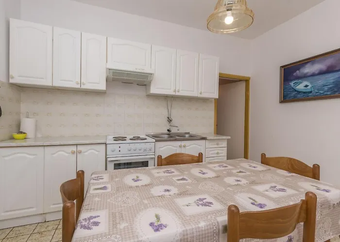 Mactra דירה ביוגראד נה מורו